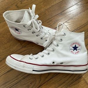 Chuck Taylor All Star Classic Men’s 8 or Women’s 10 High Top Shoe